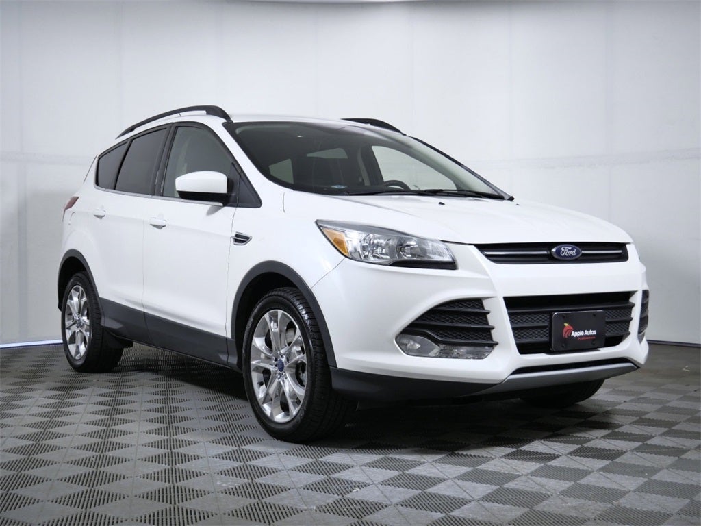 Used 2016 Ford Escape SE with VIN 1FMCU9G92GUC11760 for sale in Apple Valley, Minnesota
