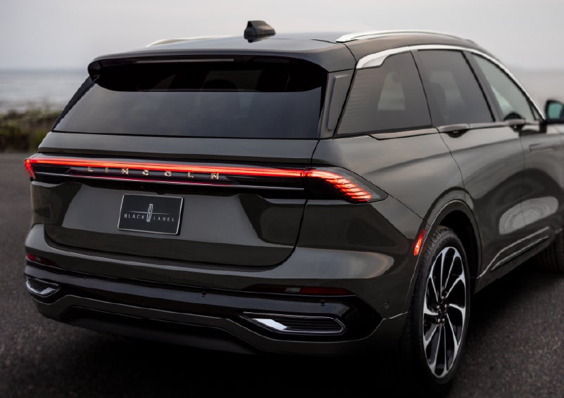 The rear of a 2025 Lincoln Black Label Nautilus® SUV displays full LED rear lighting. | Apple Lincoln Apple Valley in Apple Valley MN